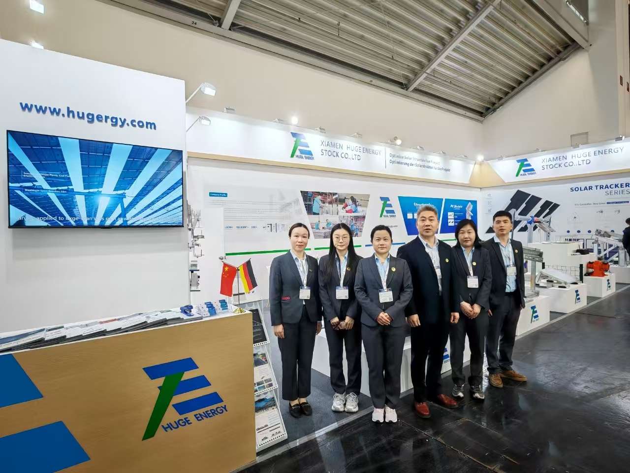 Wir bringen Licht in die Welt! Erleben Sie die brillanten Momente enormer Energie auf der Intersolar Europe 2025