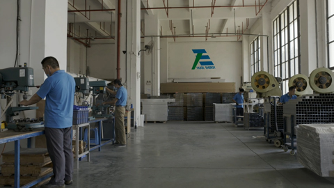 Bei der Verarbeitung und Produktion von Aluminiumprofilzubehör wird die Individualisierung unterstützt.
